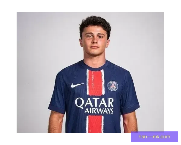 巴黎圣日耳曼官宣签下葡萄牙中场若昂内维斯球队重建再添关键拼图