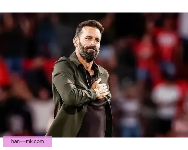 曼联正式任命范尼出任助教助力球队战术升级